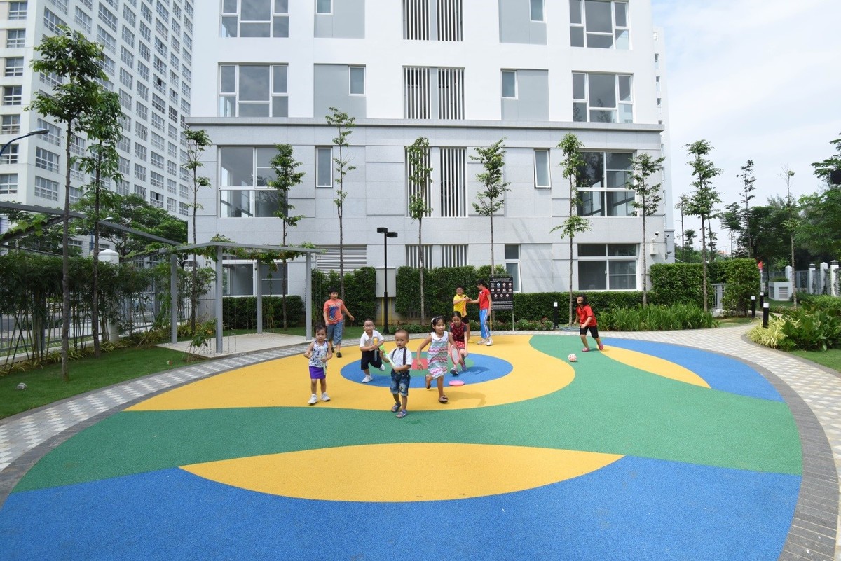 tien ich happy valley premier