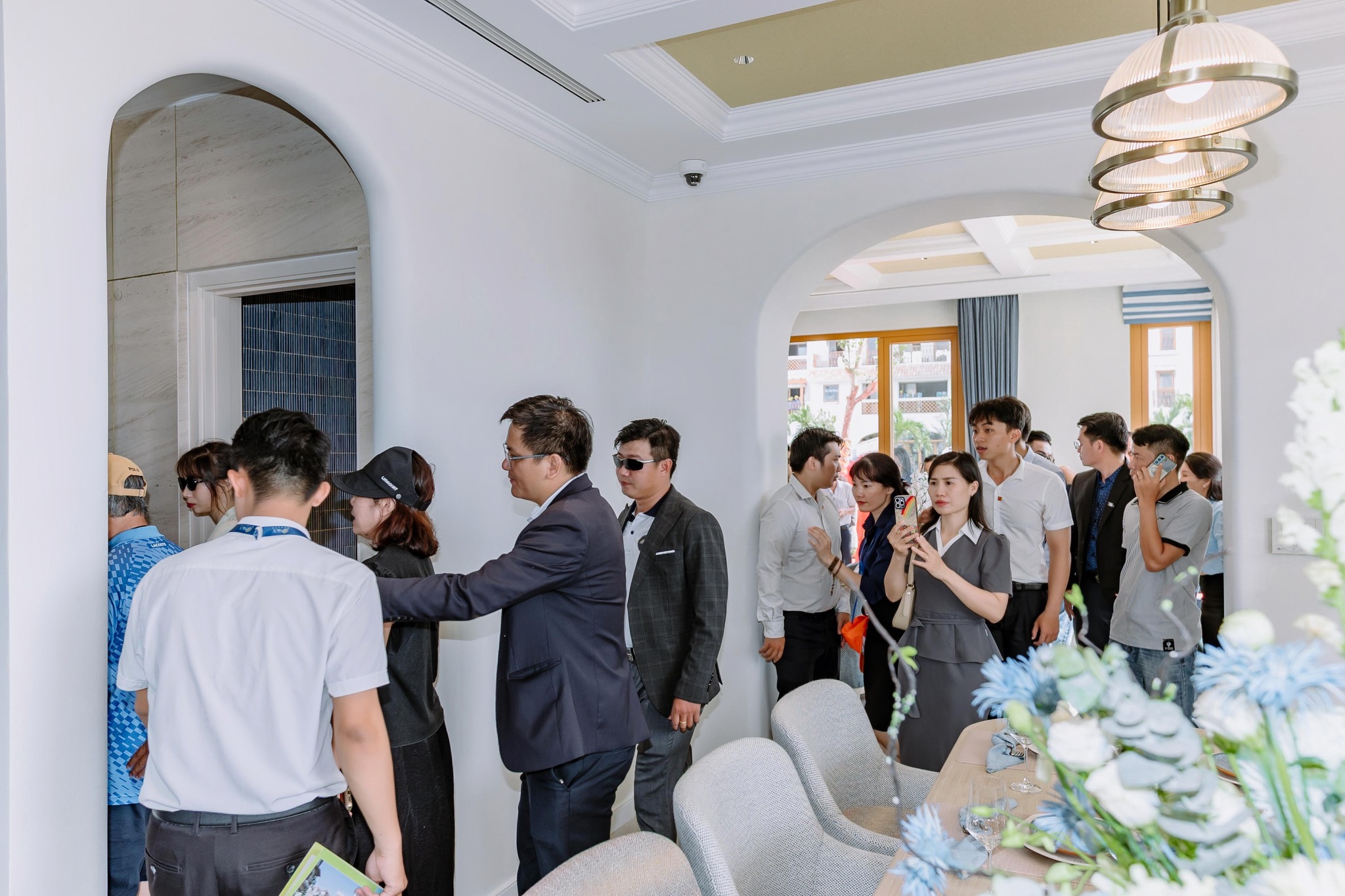 THĂNG HOA CẢM XÚC TẠI LỄ KHAI TRƯƠNG NHÀ MẪU THẤP TẦNG CASA - DỰ ÁN BLANCA CITY - VungTauLand.vn 4 565707537 122148490406861536 5614571920169182138 n